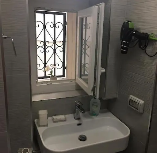 Beautiful Next To Piazza Di Spagna Apartament *